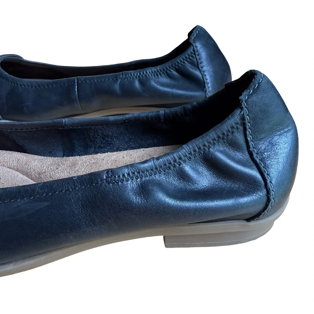 Clarks Lyrical Rhyme Black Leather Slip On Ballet Flats Square Toe Shoes sz 8